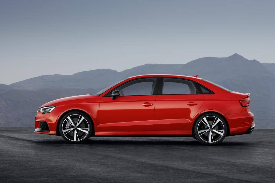  Audi RS3 Sedan (8V) 2016 года  (WW) (фото 15 из 47)